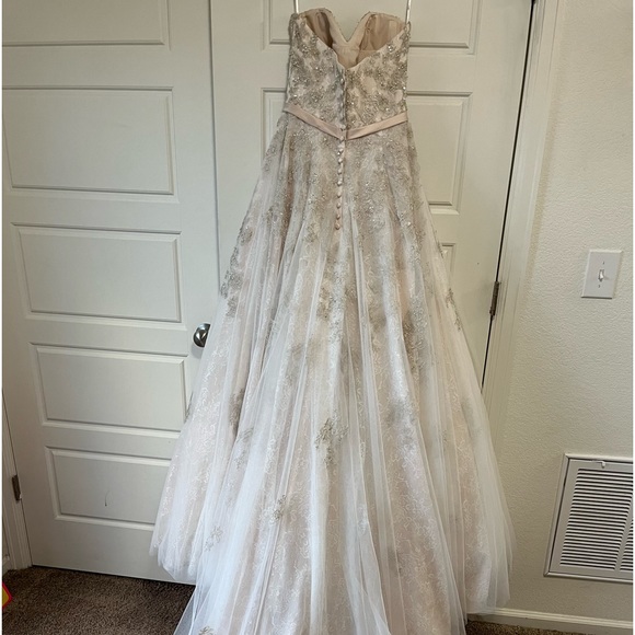 Size 6 Ivory Stella York Wedding Dress - Picture 5 of 14